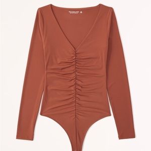 Abercrombie & Fitch - Size M - Long-Sleeve Ruched V-Neck Bodysuit - Orange